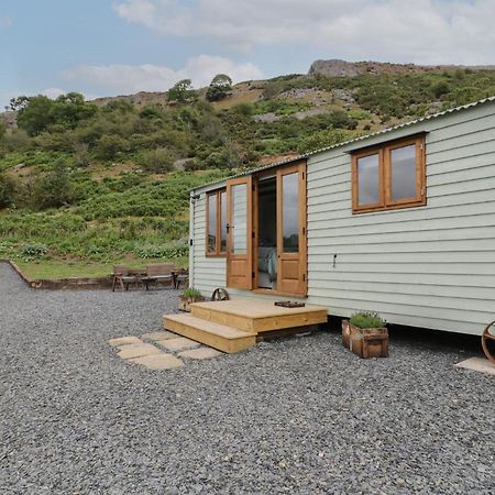 Tan Y Castell Shepherds Hut Llangollen Exterior photo