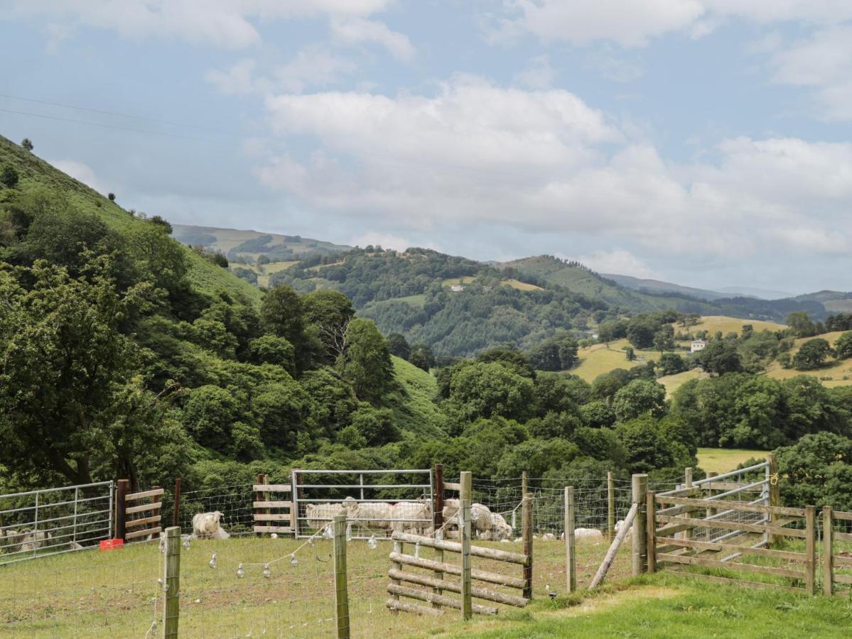 Tan Y Castell Shepherds Hut Llangollen Exterior photo